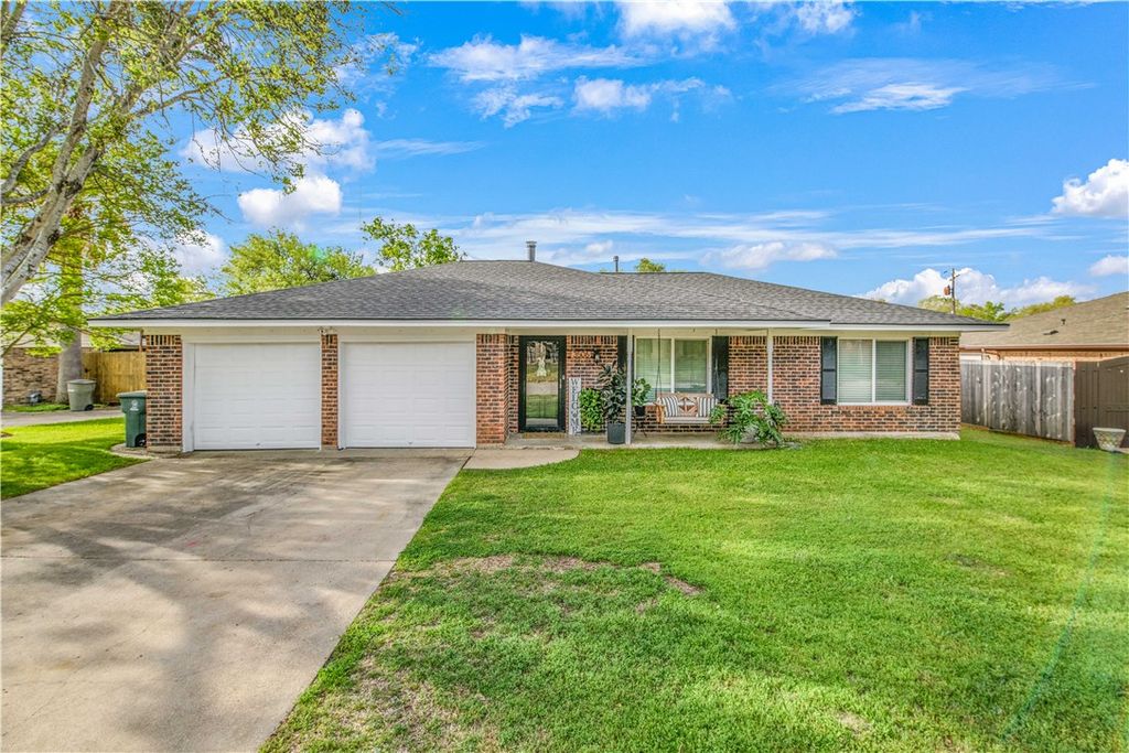Photo of 3506 Tanglewood Drive, Bryan, TX 77802 (MLS # 26003723)