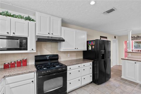 Tiny photo for 402 June Street, Bryan, TX 77802 (MLS # 25012064)