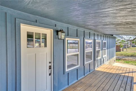 Tiny photo for 503 Perkins Street, Franklin, TX 77856 (MLS # 26001977)