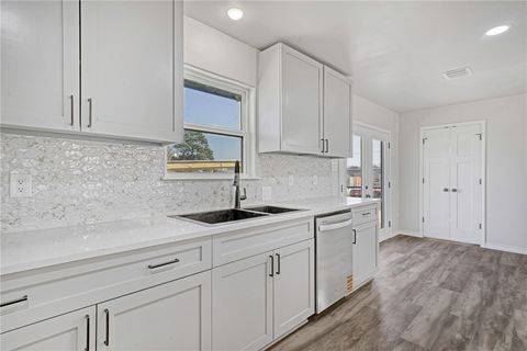 Tiny photo for 503 Perkins Street, Franklin, TX 77856 (MLS # 26001977)