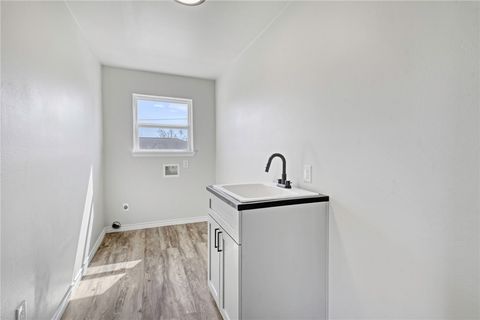 Tiny photo for 503 Perkins Street, Franklin, TX 77856 (MLS # 26001977)