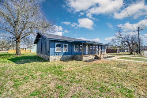 Tiny photo for 503 Perkins Street, Franklin, TX 77856 (MLS # 26001977)