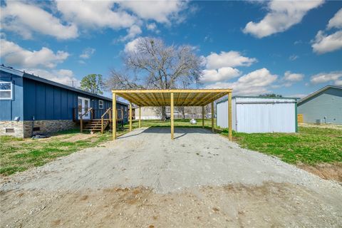 Tiny photo for 503 Perkins Street, Franklin, TX 77856 (MLS # 26001977)