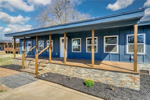 Tiny photo for 503 Perkins Street, Franklin, TX 77856 (MLS # 26001977)