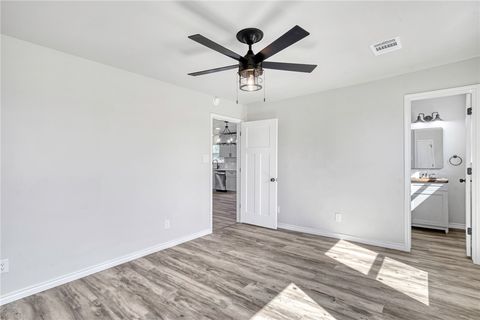 Tiny photo for 503 Perkins Street, Franklin, TX 77856 (MLS # 26001977)