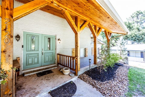 Tiny photo for 2120 Avenue R, Huntsville, TX 77340 (MLS # 26012102)