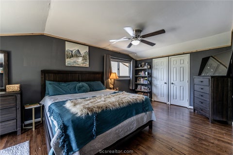 Tiny photo for 2120 Avenue R, Huntsville, TX 77340 (MLS # 26012102)