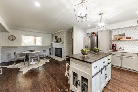Tiny photo for 2120 Avenue R, Huntsville, TX 77340 (MLS # 26012102)