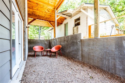 Tiny photo for 2120 Avenue R, Huntsville, TX 77340 (MLS # 26012102)