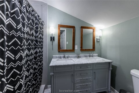 Tiny photo for 2120 Avenue R, Huntsville, TX 77340 (MLS # 26012102)