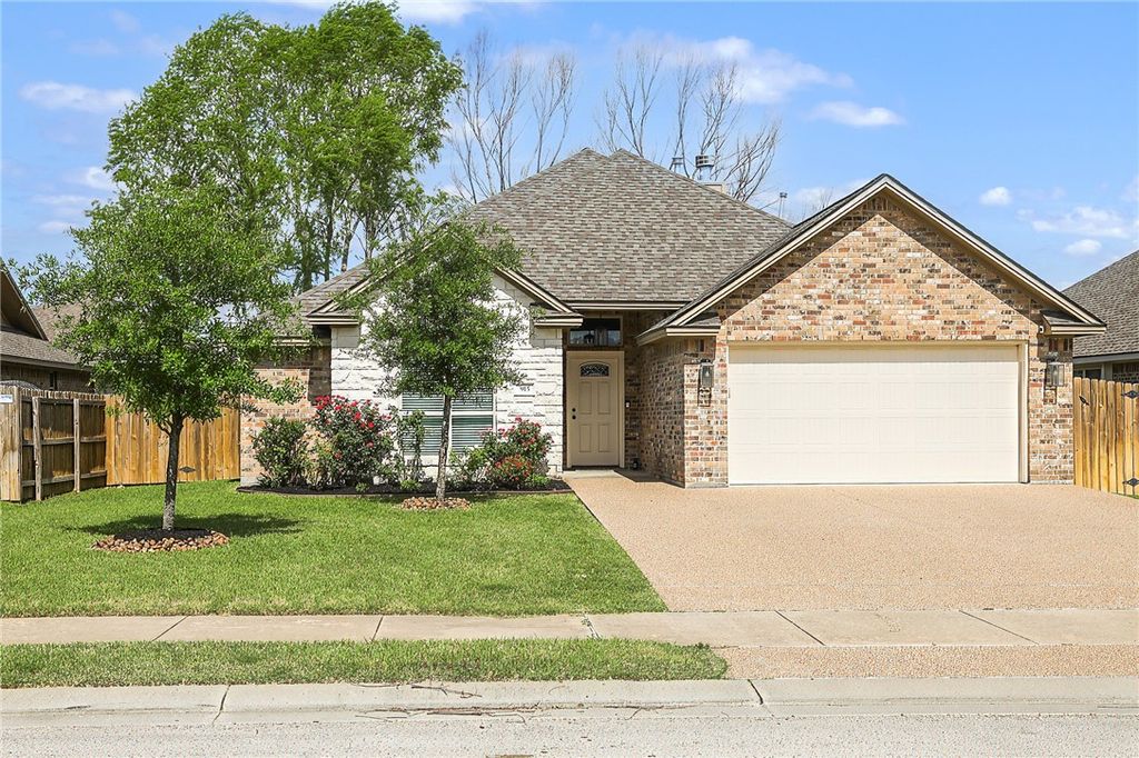 Photo of 915 Dove Chase Lane, College Station, TX 77845 (MLS # 26004038)