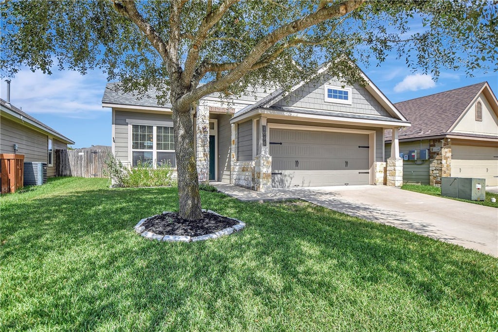 Photo of 1066 Venice Drive, Bryan, TX 77808 (MLS # 26010190)
