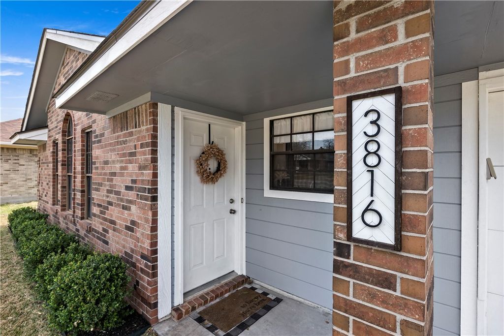 Photo of 3816 Brockhampton Drive, Bryan, TX 77802 (MLS # 26002459)