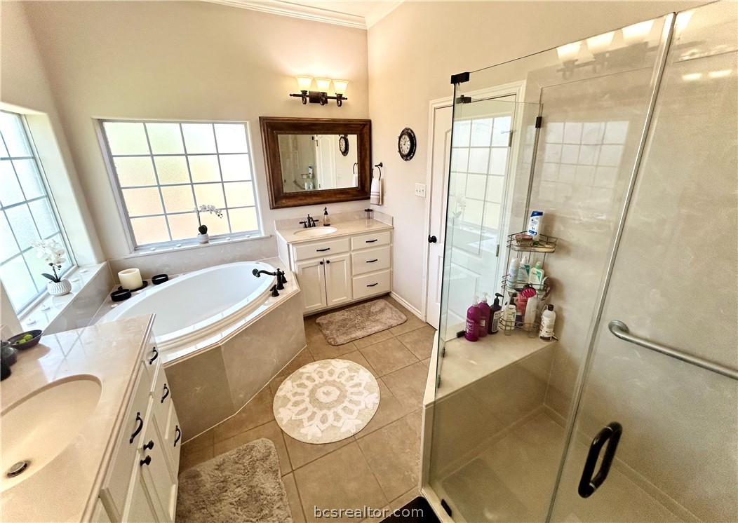 College Station, Texas 77845, United States, 3 Bedrooms Bedrooms, ,3 BathroomsBathrooms,Residential,Pending,59015