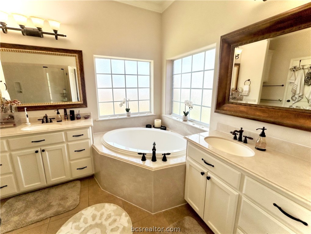 College Station, Texas 77845, United States, 3 Bedrooms Bedrooms, ,3 BathroomsBathrooms,Residential,Pending,59015