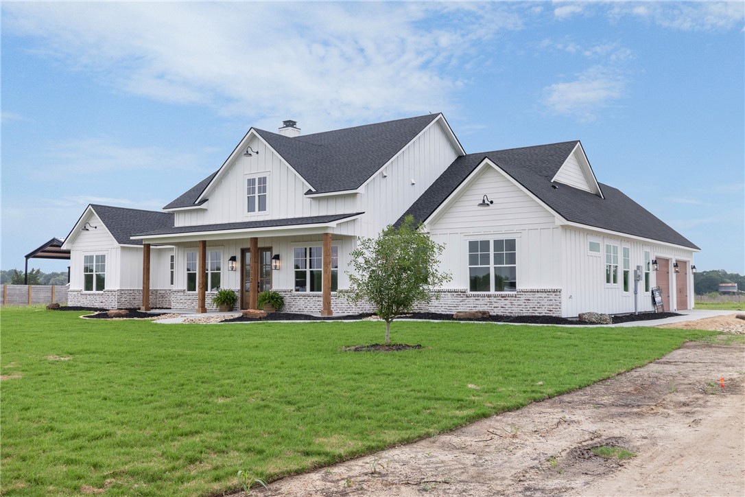 112 Court Side Drive