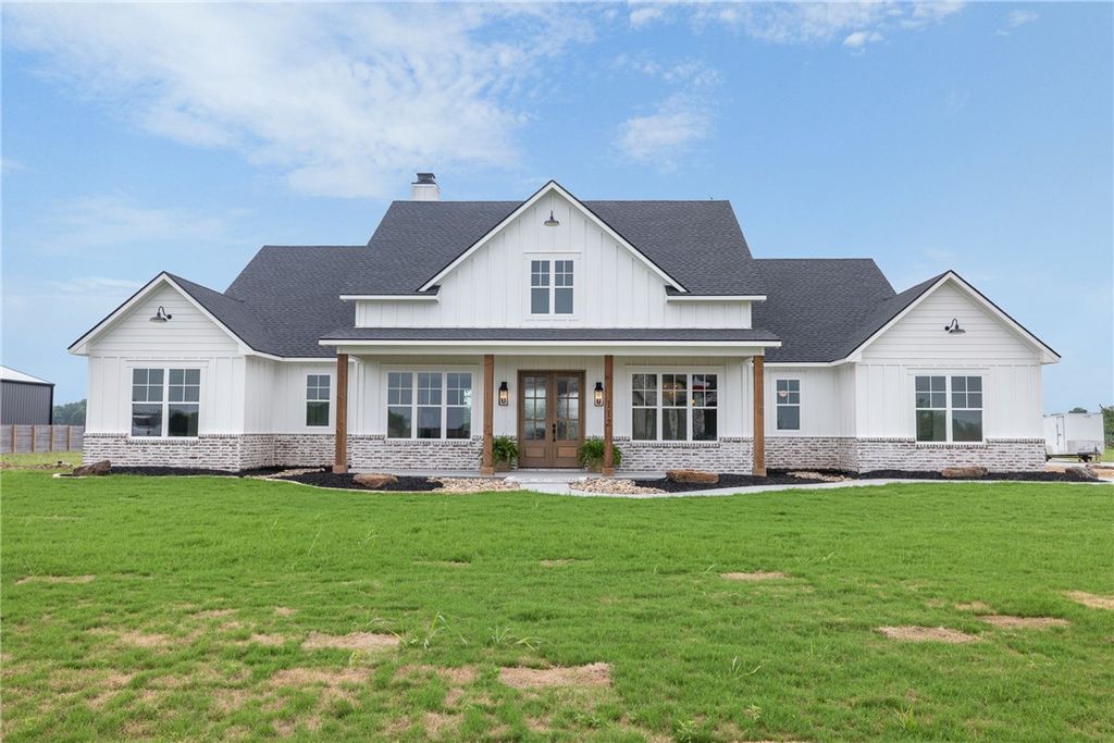 Photo of 112 Court Side Drive, Snook, TX 77878 (MLS # 26005495)