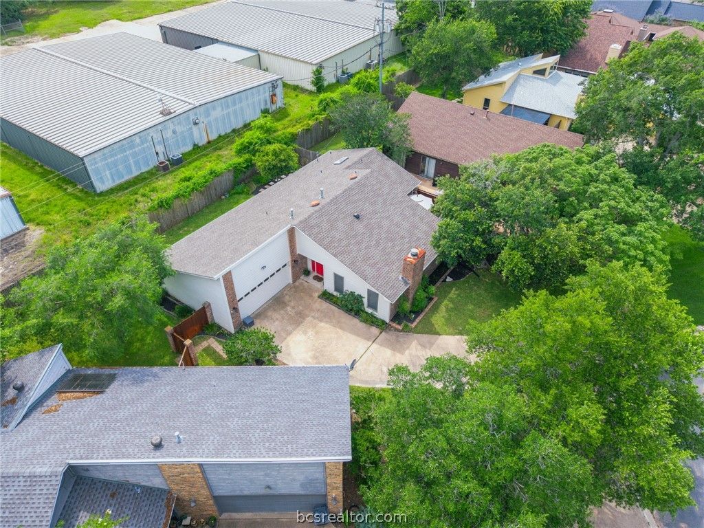 Photo of 8908 Driftwood Drive, College Station, TX 77845 (MLS # 26006095)