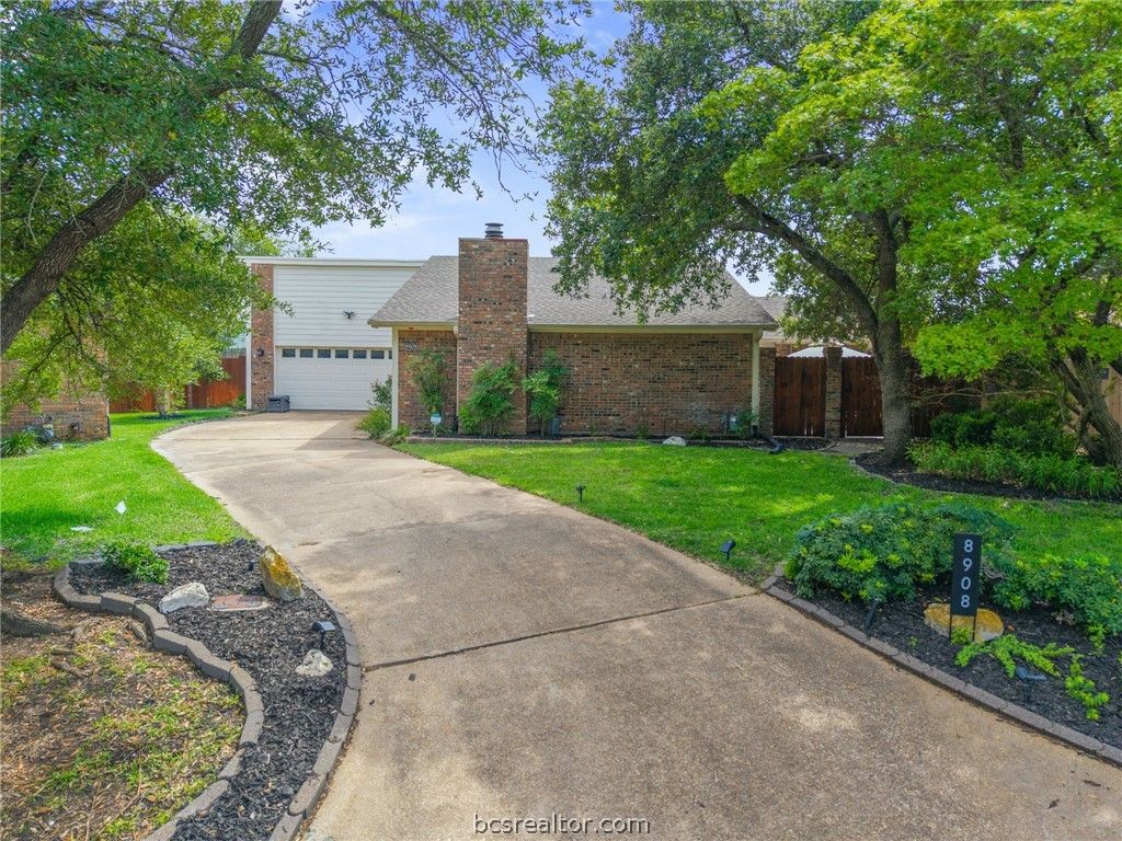 Photo of 8908 Driftwood Drive, College Station, TX 77845 (MLS # 26006095)