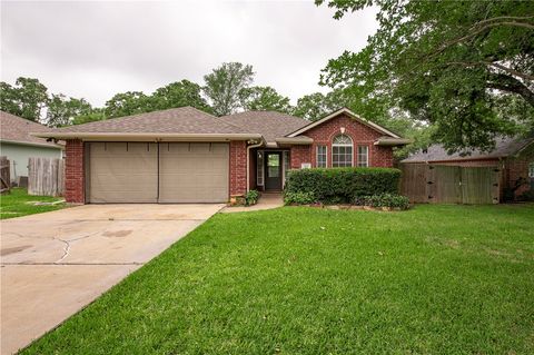 Photo of 304 Copper Falls Drive, Bryan, TX 77803 (MLS # 26005576)