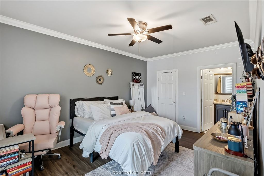 Photo of 801 Luther Street W #1402, College Station, TX 77840 (MLS # 26004218)