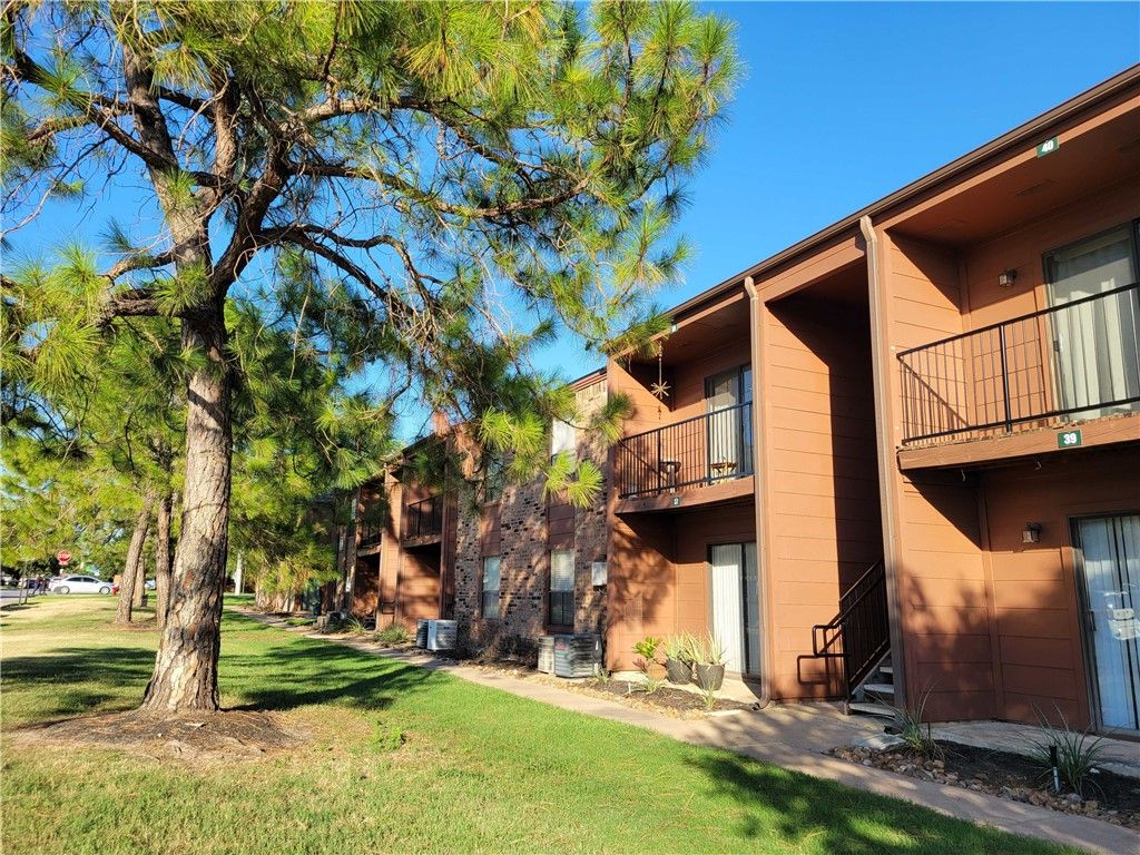Photo of 904 University Oaks Boulevard #17, College Station, TX 77840 (MLS # 26002950)