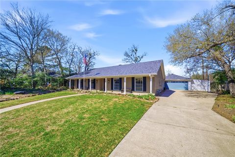 Tiny photo for 2705 Wood Cliff Court, College Station, TX 77845 (MLS # 26003339)