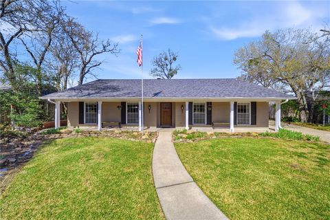 Photo of 2705 Wood Cliff Court, College Station, TX 77845 (MLS # 26003339)