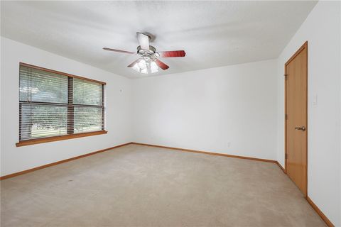 Tiny photo for 640 W. F Ave, Milano, TX 76556 (MLS # 25011161)