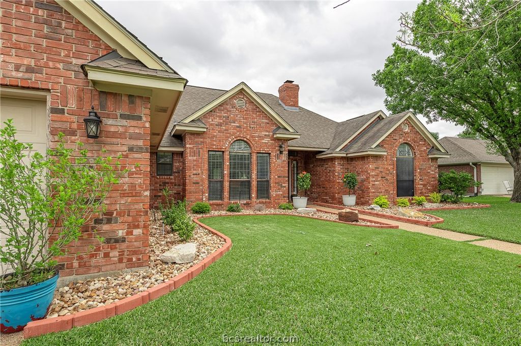 Photo of 2905 Aztec Court, College Station, TX 77845 (MLS # 26004148)