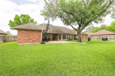 Tiny photo for 2905 Aztec Court, College Station, TX 77845 (MLS # 26004148)