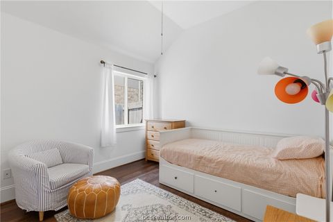 Tiny photo for 2521 Portland Avenue, College Station, TX 77845 (MLS # 26005276)