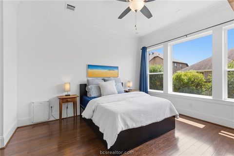 Tiny photo for 2521 Portland Avenue, College Station, TX 77845 (MLS # 26005276)