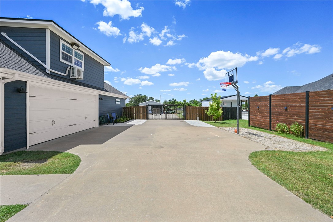 831 Mimosa Lane