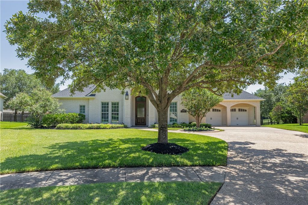 Photo of 4301 Willowick Drive, Bryan, TX 77802 (MLS # 26006279)