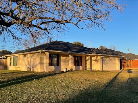 Photo of 3801 Brockhampton Drive, Bryan, TX 77802 (MLS # 26000029)