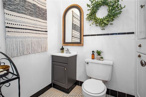 Tiny photo for 706 E Main Street, Madisonville, TX 77864 (MLS # 26001974)