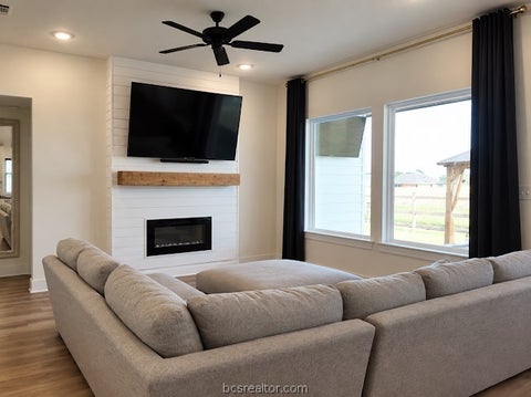 Tiny photo for 352 Brazos Bend Bnd, Snook, TX 77879 (MLS # 26011715)