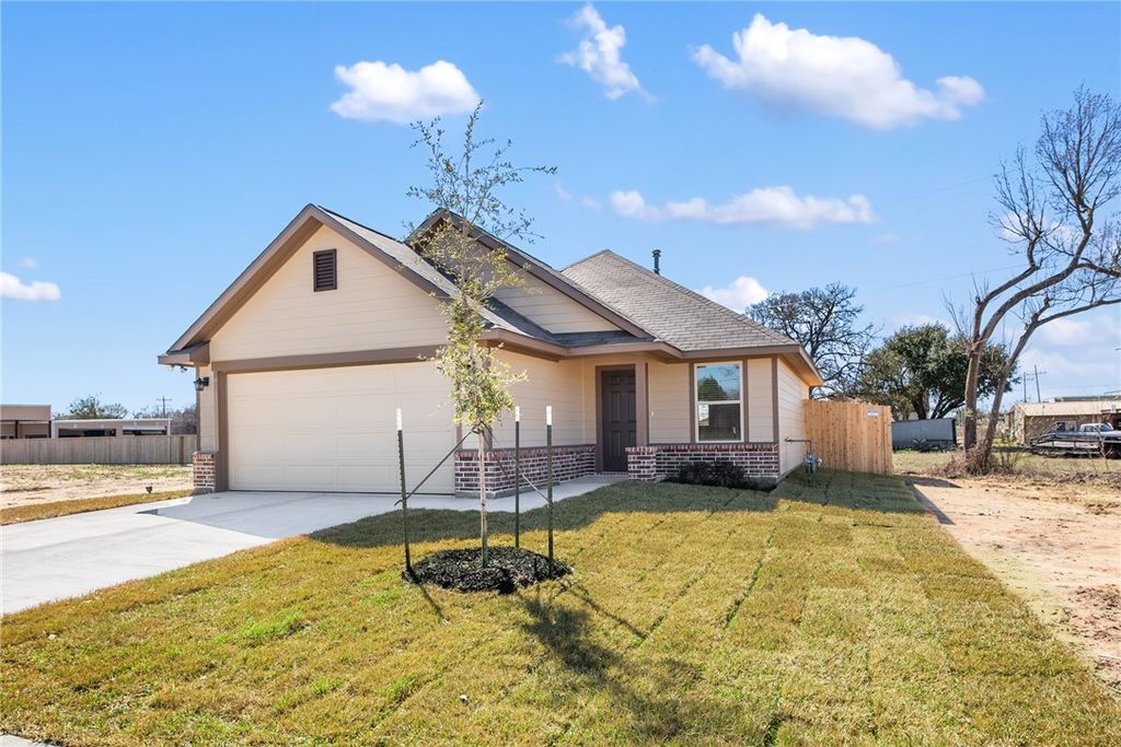 Photo of 1231 High Street, Navasota, TX 77868 (MLS # 26001867)