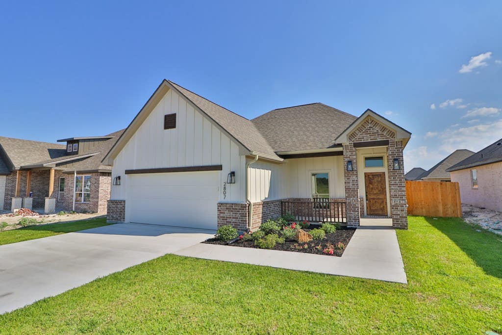 Photo of 2807 Spector Drive, Bryan, TX 77808 (MLS # 26009562)