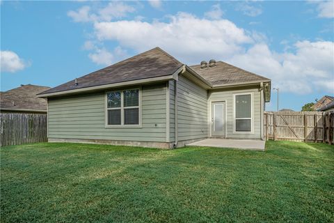 Tiny photo for 2004 Sorrento Court, Bryan, TX 77808 (MLS # 25011290)