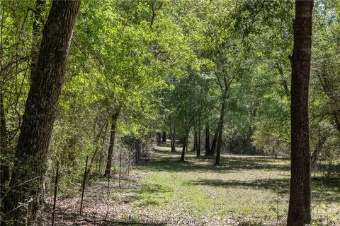 Tiny photo for 9832 Hawaii Lane, Midway, TX 75852 (MLS # 26005231)
