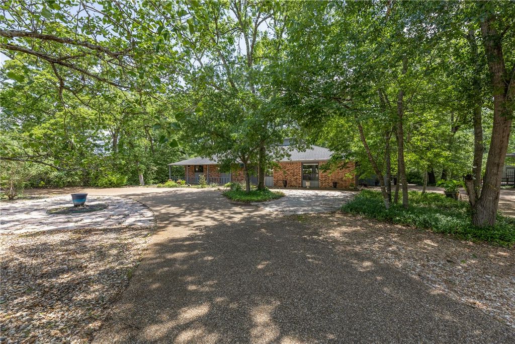 Photo of 2604 Faulkner Drive, College Station, TX 77845 (MLS # 26004484)