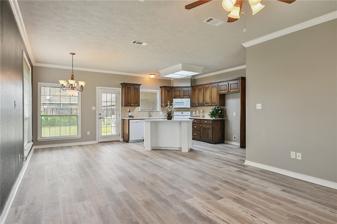 College Station, Texas 77845, United States, 3 Bedrooms Bedrooms, ,2 BathroomsBathrooms,Residential,Active,77458