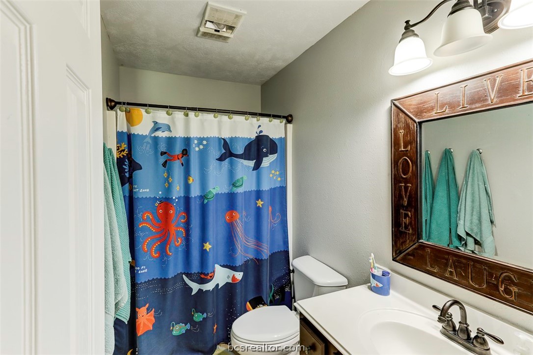 College Station, Texas 77845, United States, 4 Bedrooms Bedrooms, ,2 BathroomsBathrooms,Residential,Pending,58371