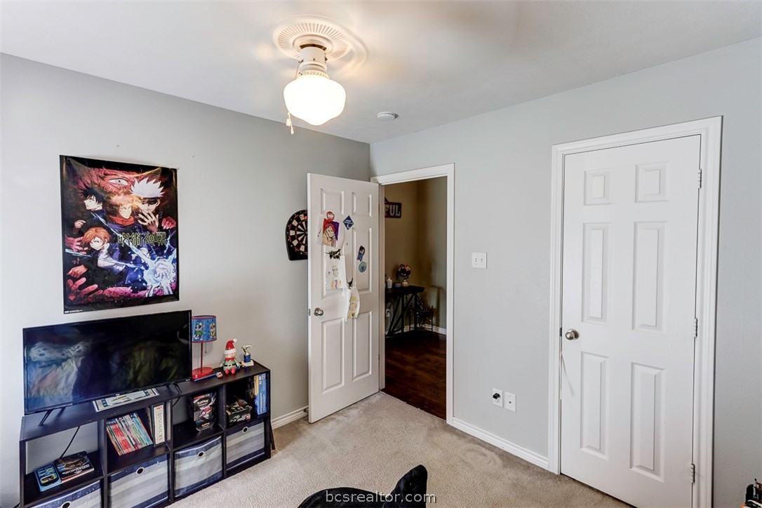 College Station, Texas 77845, United States, 4 Bedrooms Bedrooms, ,2 BathroomsBathrooms,Residential,Pending,58371