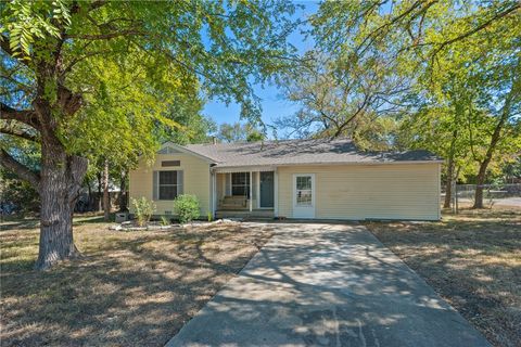 Photo of 601 North Avenue E, Bryan, TX 77801 (MLS # 25010946)