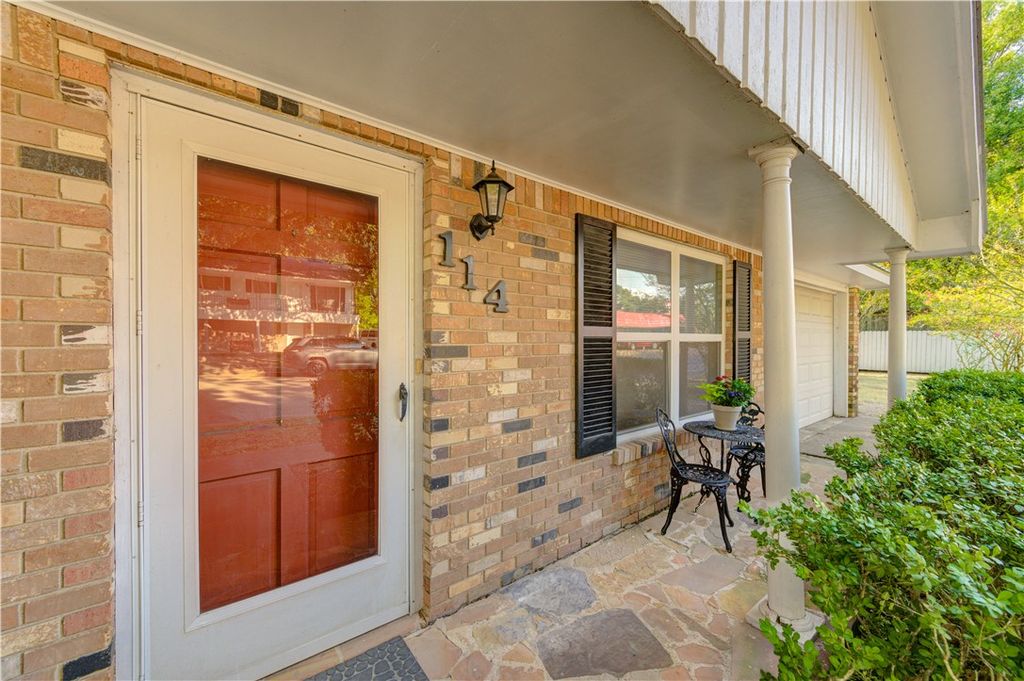 Photo of 114 Wood Street, Navasota, TX 77868 (MLS # 25010303)