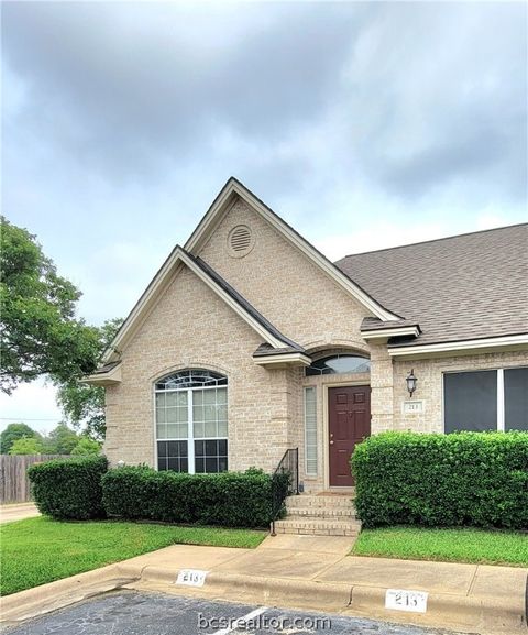 213 Fraternity Row, College Station, TX 77845 - MLS#: 24009165