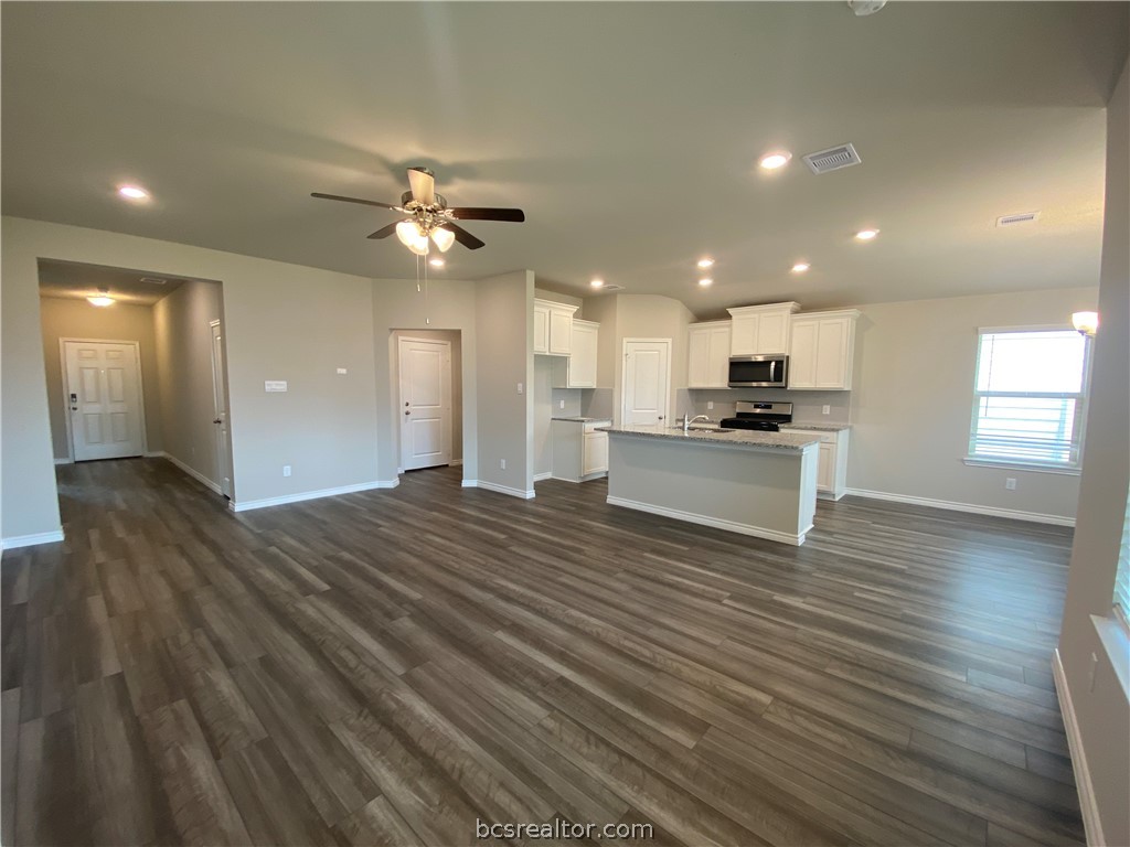 College Station, Texas 77845, United States, 3 Bedrooms Bedrooms, ,2 BathroomsBathrooms,Residential,Pending,56765